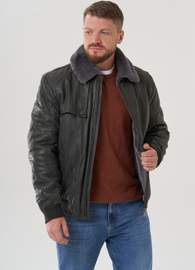 Мужская куртка из натуральной кожи  модель № 82308 меха малина