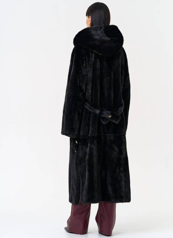 Женская шуба из скандинавской норки с капюшоном