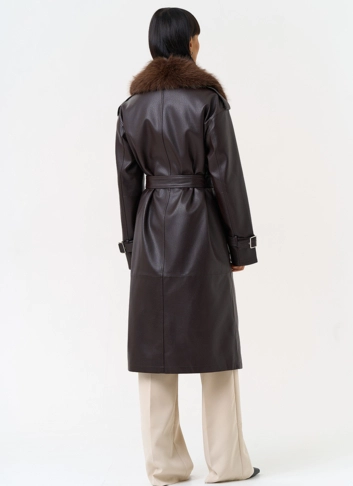 Женское утепленное пальто из экокожи с воротником из эко меха