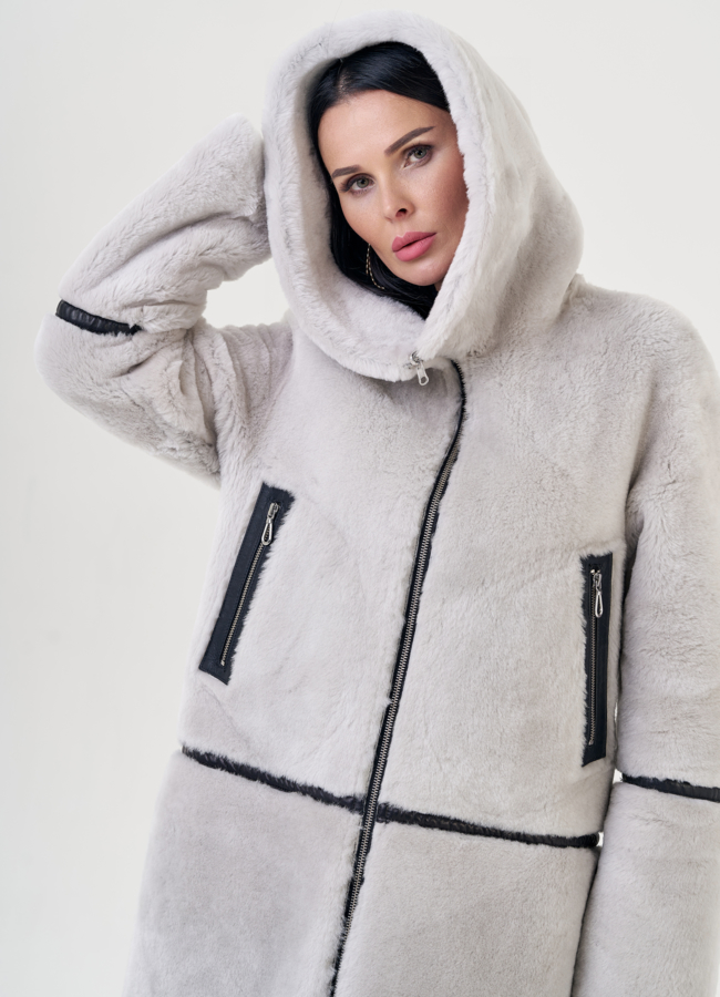 Двухсторонняя женская дубленка с капюшоном модель № 23192 универмаг малина