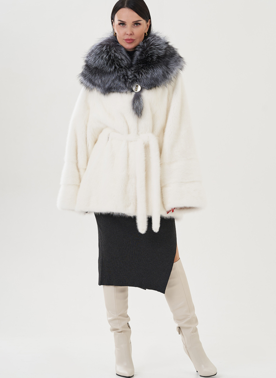 Шуба из норки белого цвета