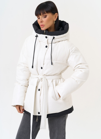 Белый пуховик из эко кожи с поясом