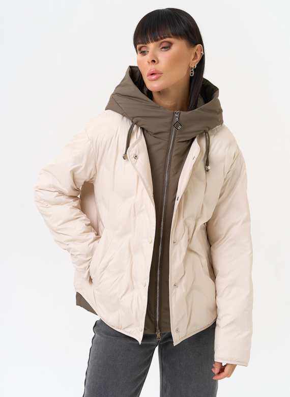 Женская куртка с контрастным капюшоном