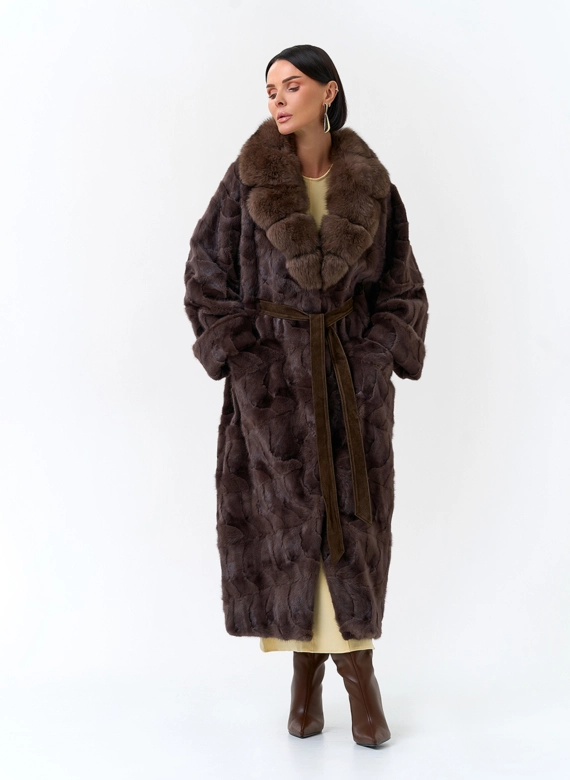 Женская шуба из меха норки с воротником из меха песца