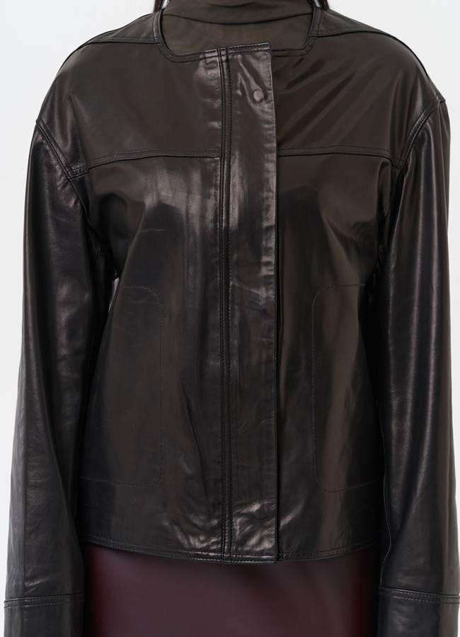 Женская кожаная куртка без воротника модель № 29919 в рассрочку