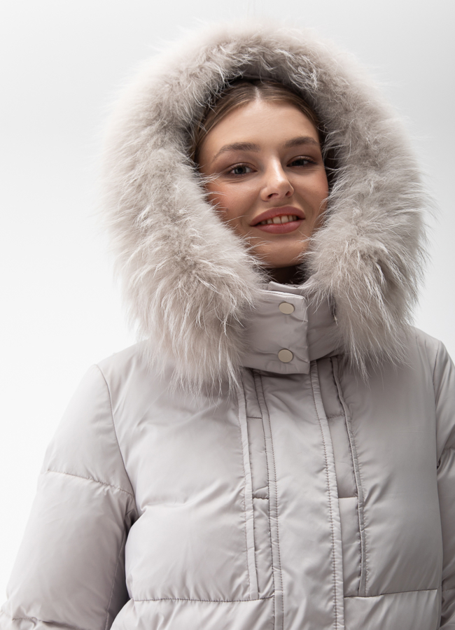 Женский пуховик с капюшоном из енота модель № 28880 универмаг малина