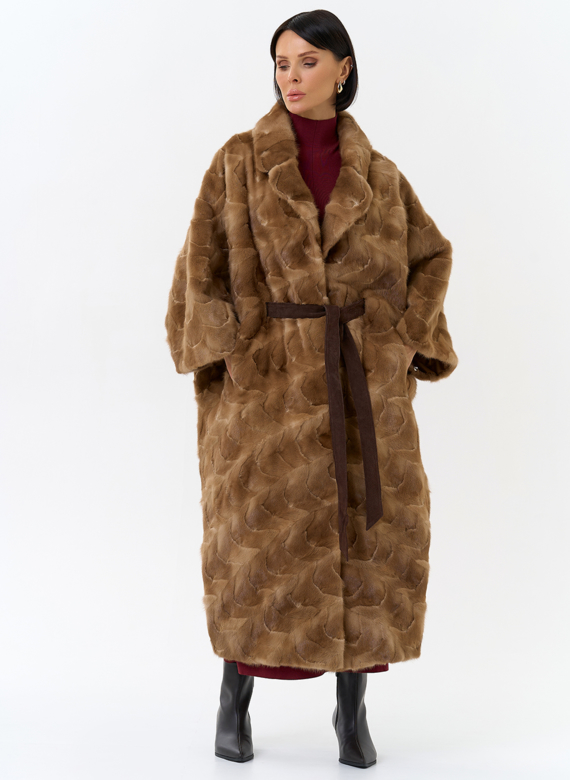 Шуба из меха норки с английским воротником