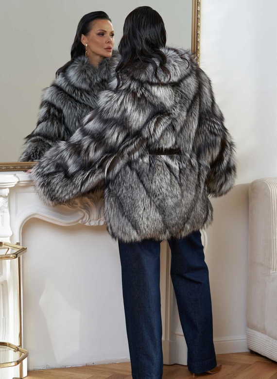 Шуба из меха финской серебристой лисы