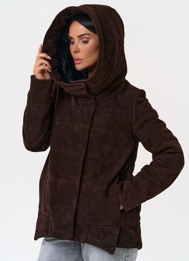 Куртка с капюшоном из натуральной замши модель № 31364 меха малина